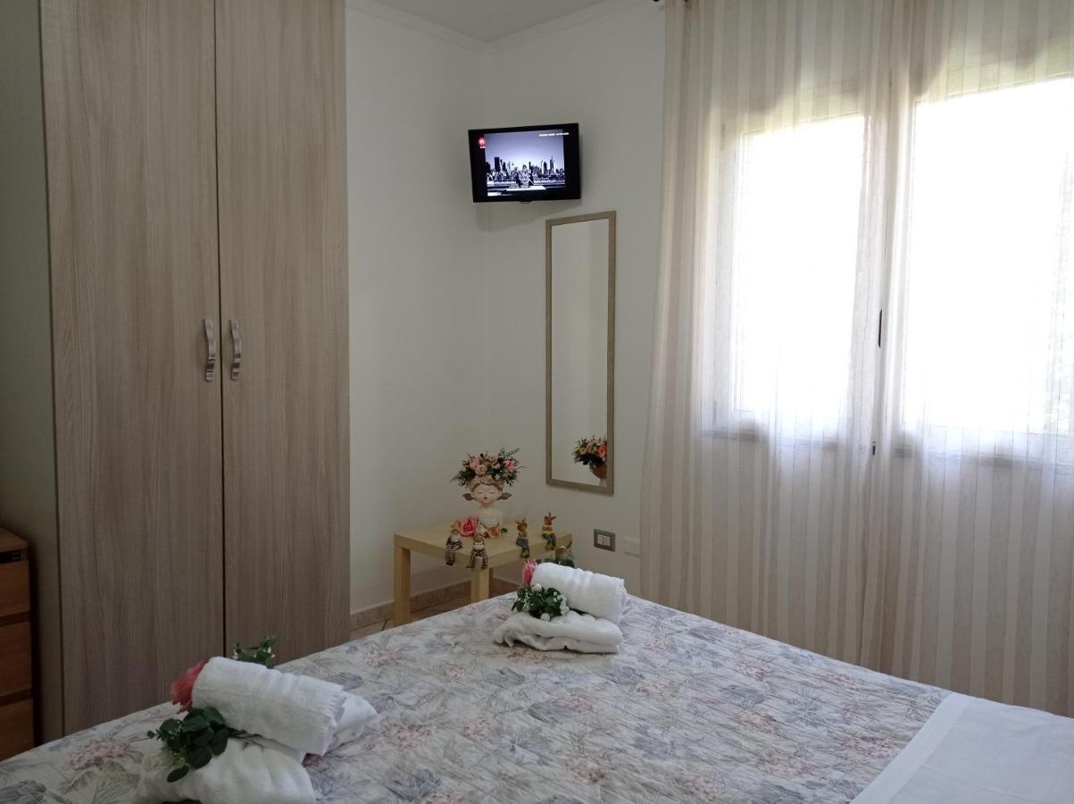Depandance Con Piscina In Uso In Esclusivo In B&B SantʼAntonio Abate Exterior foto